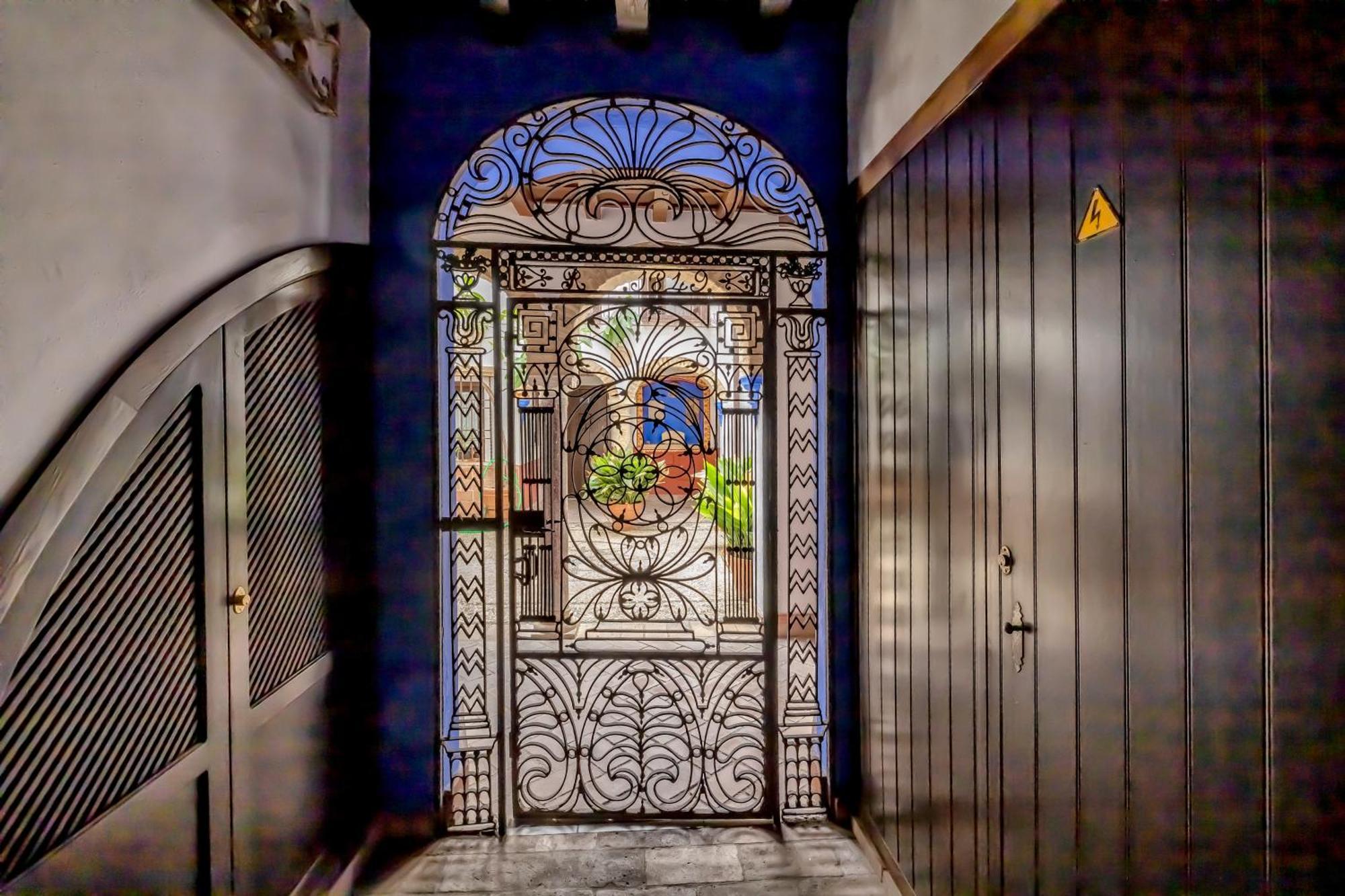 El Capricho De 1849 & Parking Apartment กอร์โดบา ภายนอก รูปภาพ